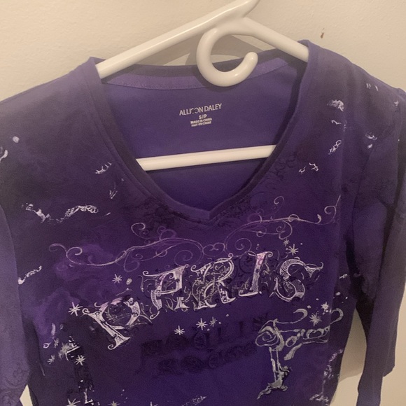 Fabulous Purple Mid Sleeve Paris Moulin Rouge Allison Daley V Neck SZ Small 😍 - Picture 4 of 7
